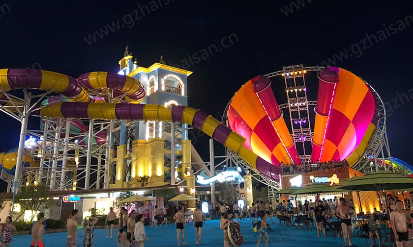 超级龙卷风水滑道提供了一种新的、刺激的水上体验