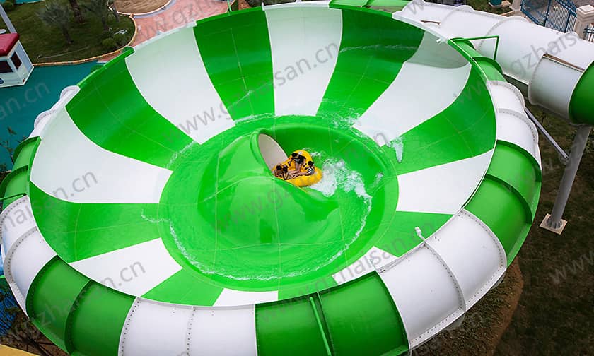 浙江宁波大目湾阿拉的海水上乐园巨兽碗