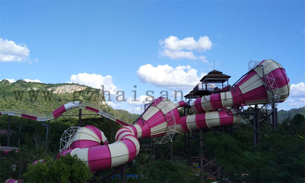 水上滑梯厂创新引领者：刺激与安全的完美结合